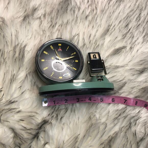 Vintage Golden C-ck Wind Up Calendar Alarm Clock - Picture 11 of 12